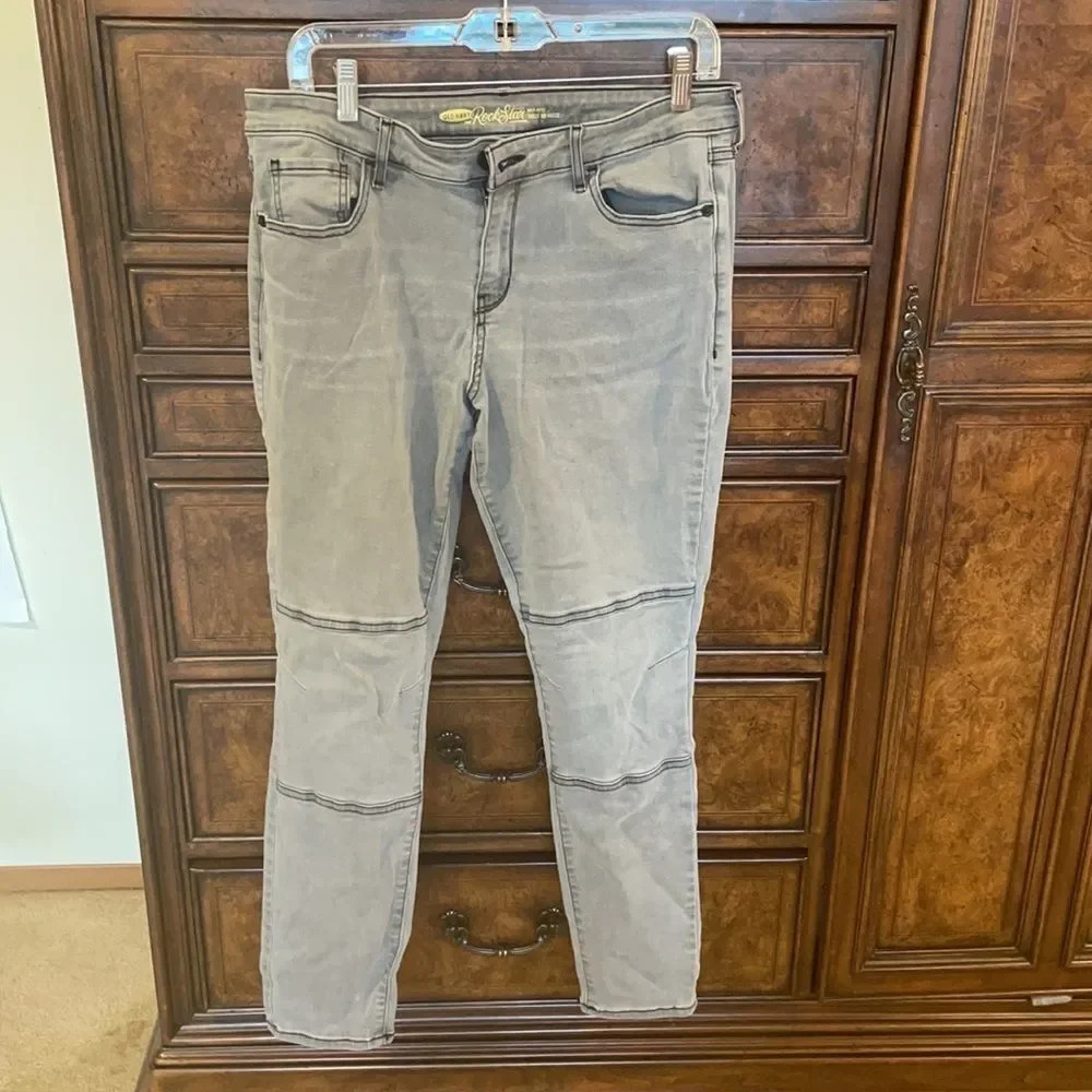 Old Navy Rockstar Mid Rise gray jeans - Picture 2 of 11